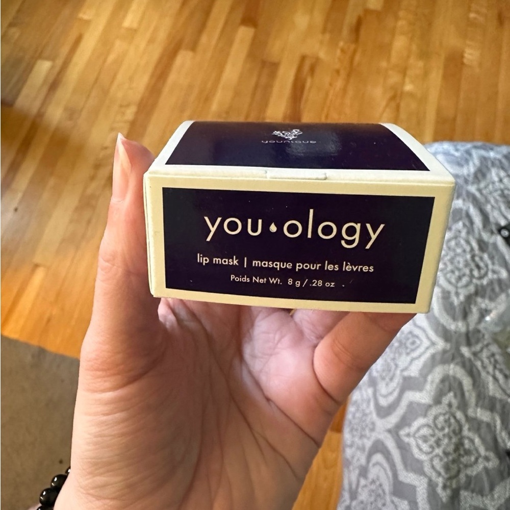 Younique lip mask